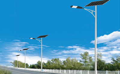 农村道路装碌曲太阳能路灯选多大瓦数实测